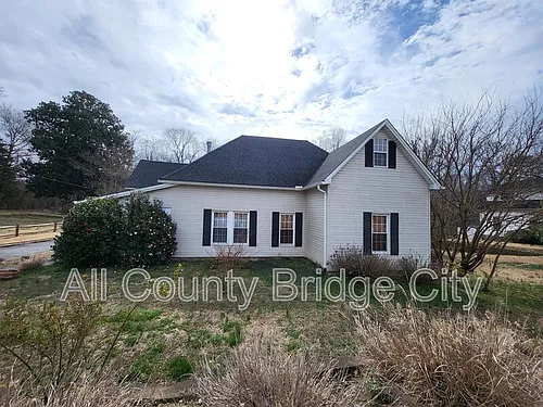 311 Retreat St Photo 1