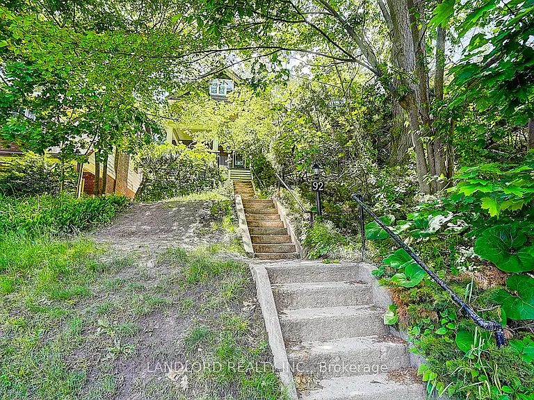 92 Neville Park Blvd #UPPER — Photo 2