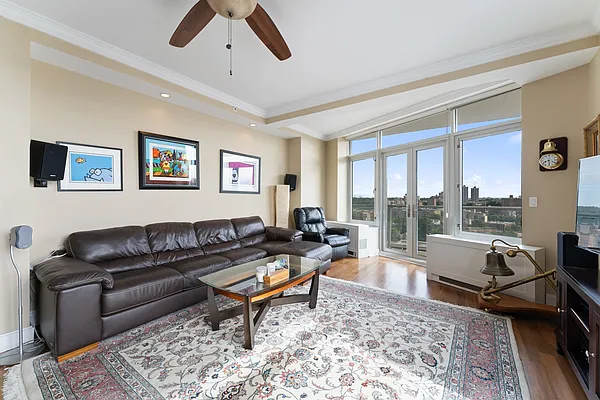 Sold by Julia B Fee Sotheby's International Realty | media 3