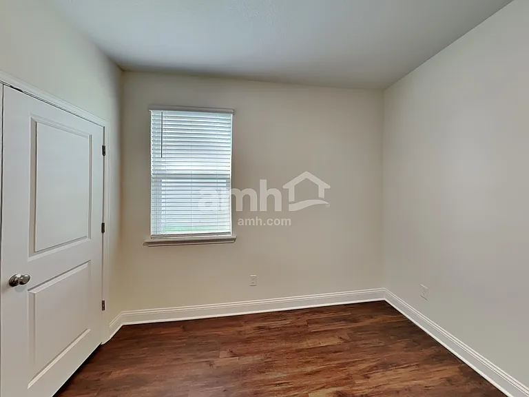 621 Onate Cir — Photo 12