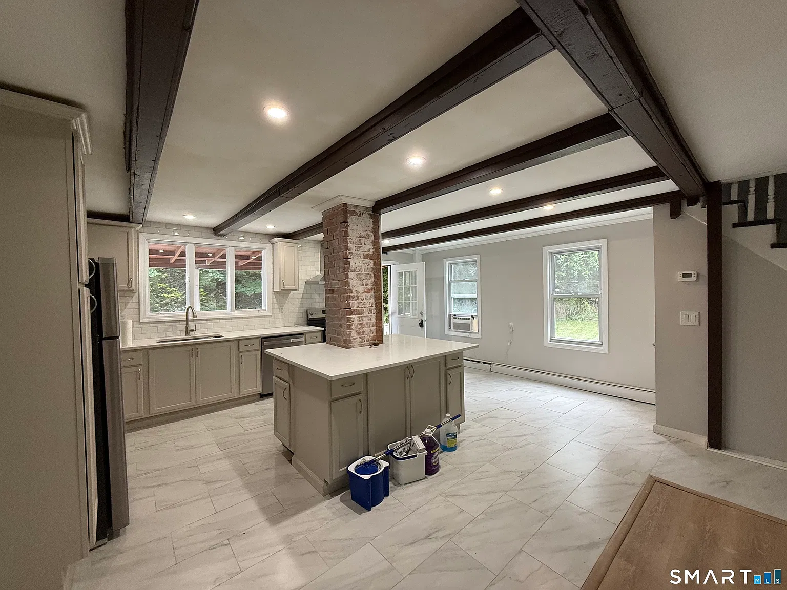 4 bed, 2.0 bath, 1512 sqft, $2,800 — Photo 4