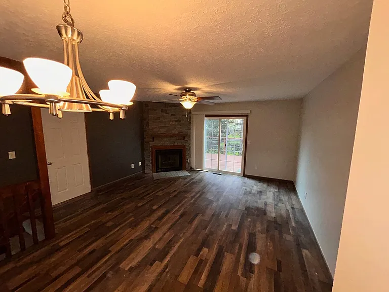 227 Hawkins Ln — Photo 10
