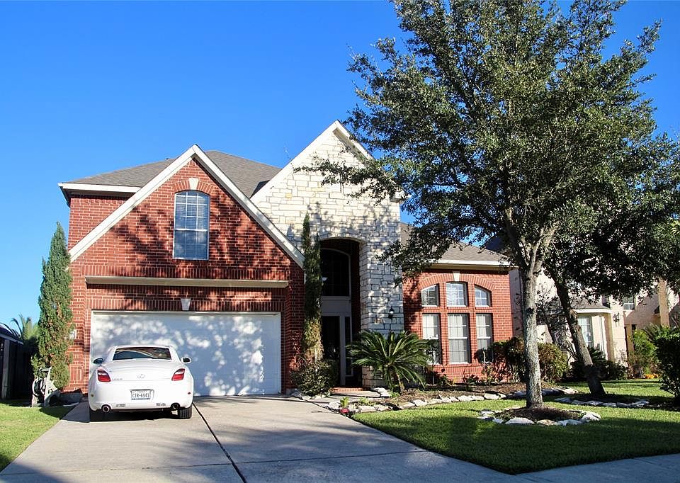 1st image of 10038 Lakeside Gables Dr