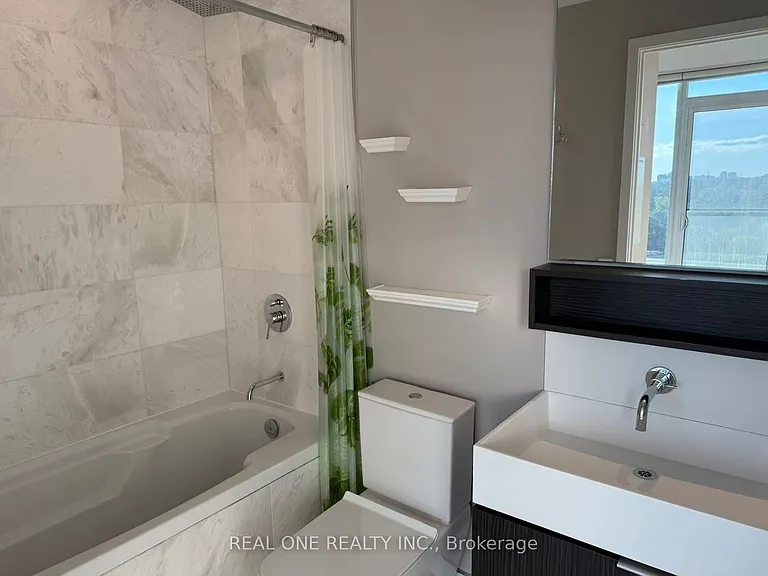 5 Soudan Ave #1619 — Photo 9