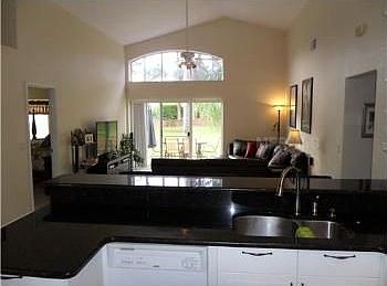 3rd image of 935 Hallowell Cir