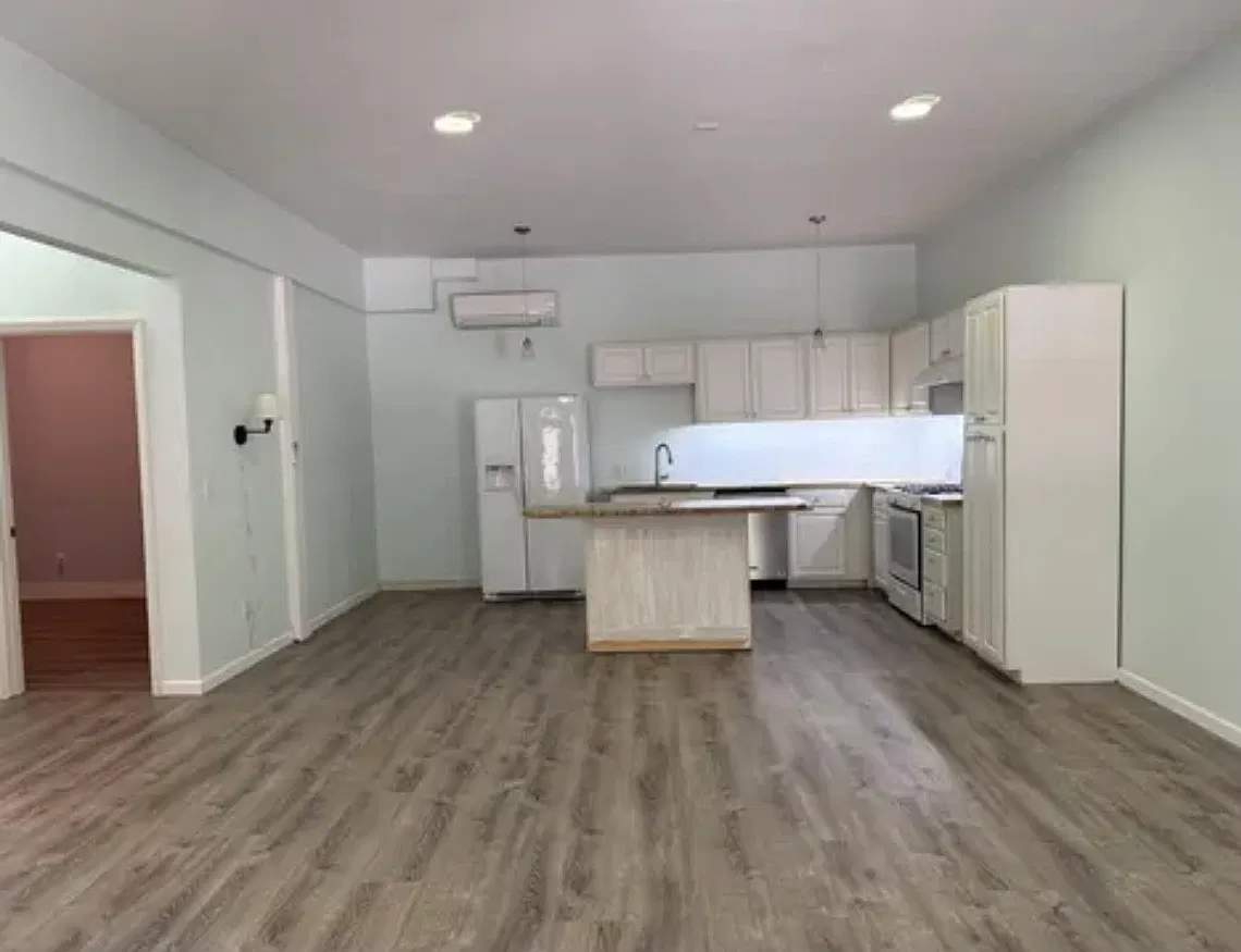 2 bed, 1300 sqft, $2,000 — Photo 1