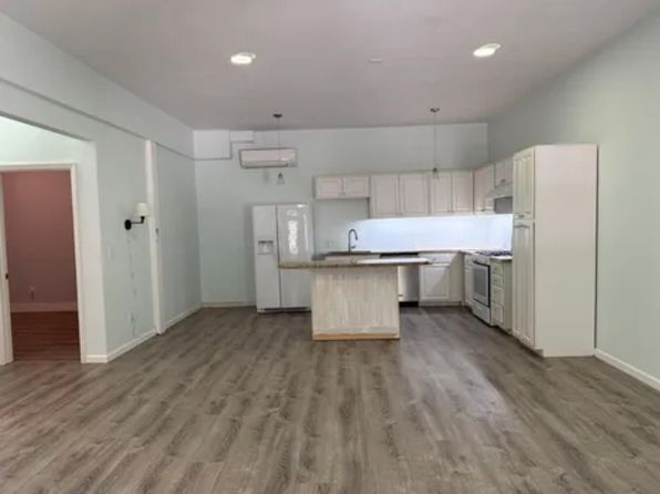 709 Old Waccamaw Dr #2