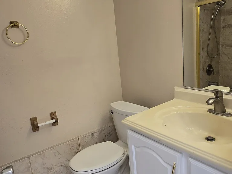 19610 Lusk Ave — Photo 12