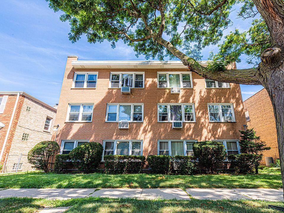 1st image of 2724 W Berwyn Ave APT 2A