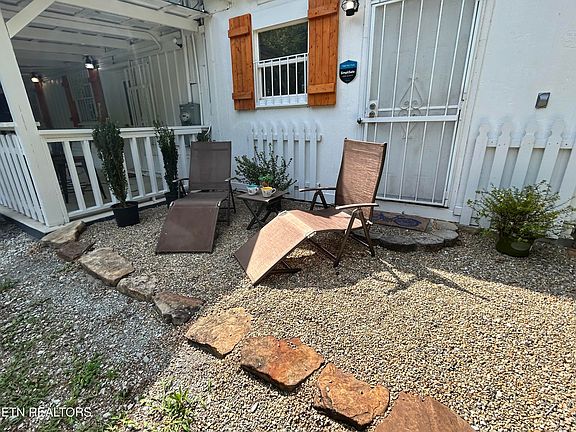 2nd image of 222 Stinking Creek Rd