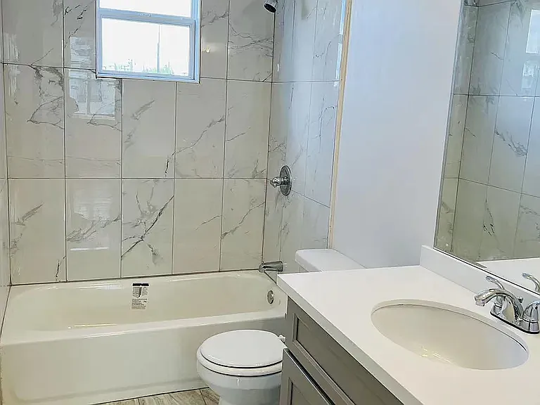 3520 Dante St #2A — Photo 4