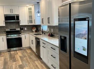 10445 W Goodrich Ave, Milwaukee, WI 53224