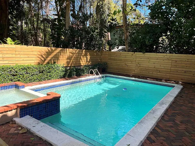 3135 Gifford Ln #F — Photo 15