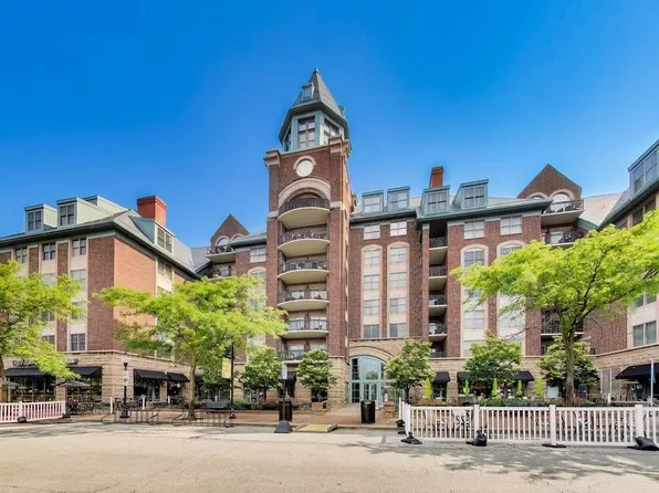 44 N Vail Ave APT 213, Arlington Heights, IL 60005
