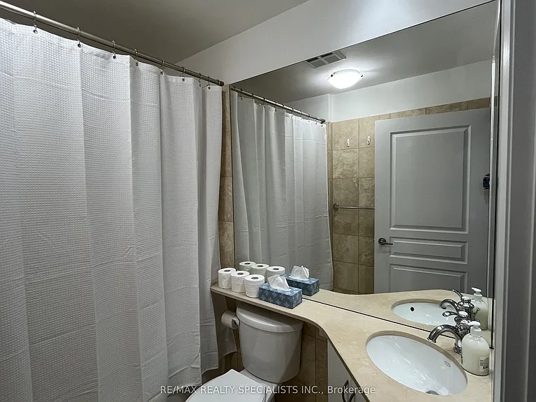 1121 Bay St #703 — Photo 11