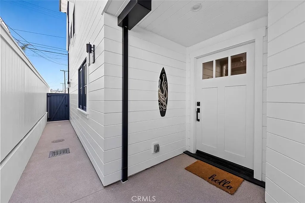 4 bed, 2470 sqft, $18,500 — Photo 2