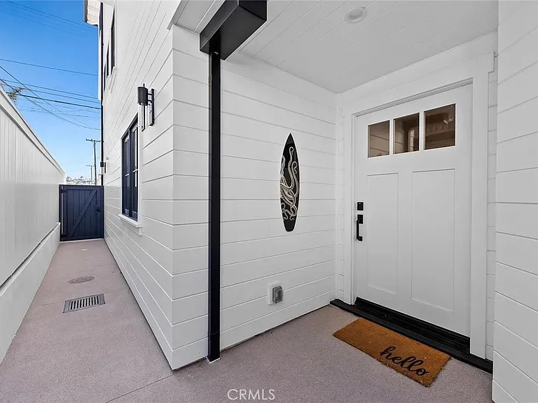 309 Crest Dr — Photo 2