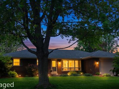 1104 N Hiawatha Dr, Syracuse, IN, 46567