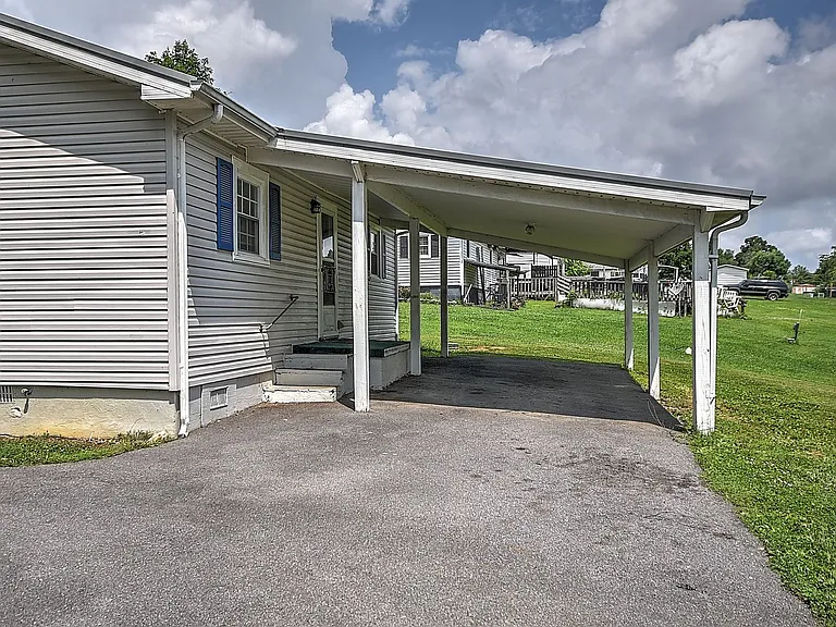 2207 Buckingham Rd — Photo 22