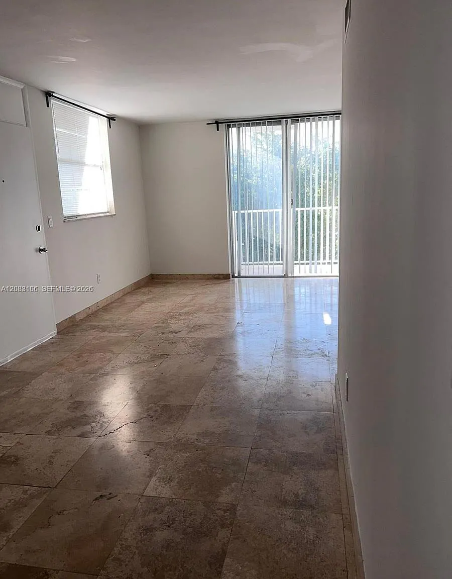 North Bay Villas Condo — Photo 3