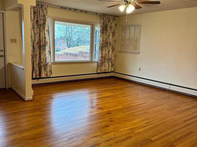 1705 Brandon Dr — Photo 4