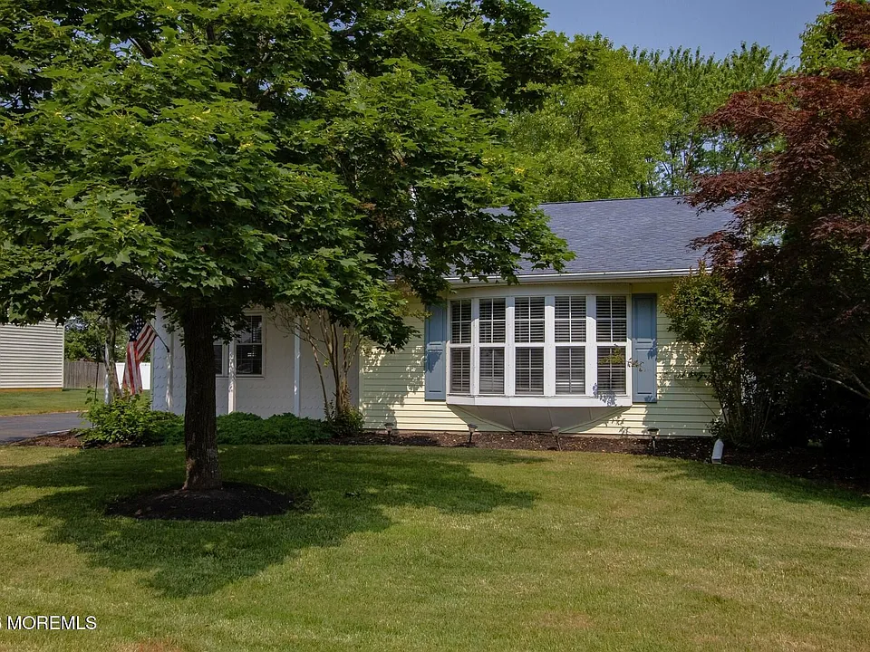 49 Williamsburg Dr
