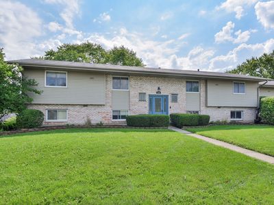 1342 S 14th St APT B1, Saint Charles, IL, 60174