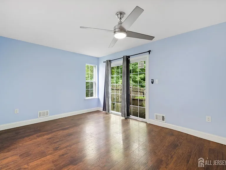 1609 Mulberry Ct — Photo 16