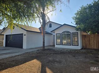 1741 Vassar St, Delano, CA 93215