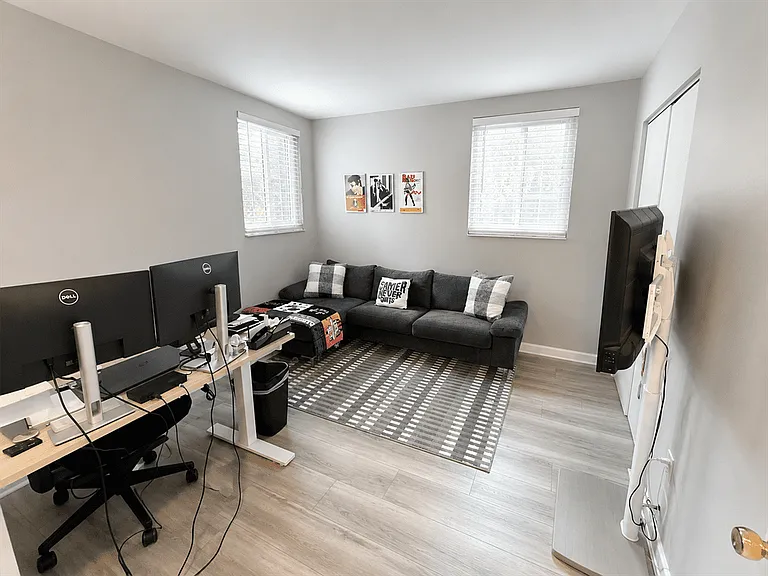 805 Delta Ave #1B — Photo 7