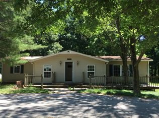 688 Shartzer Rd, Illiopolis, IL 62539