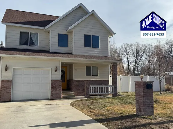 360 N 9th St, Lander, WY 82520