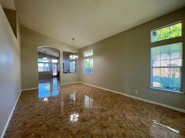 7857 Calzada Way, Elk Grove, CA 95758