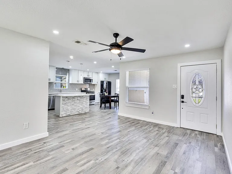 Spacious Living room