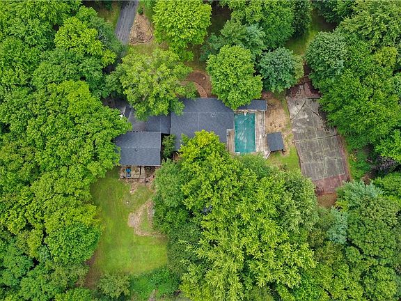 2nd image of 5683 Chestnut Ridge Rd
