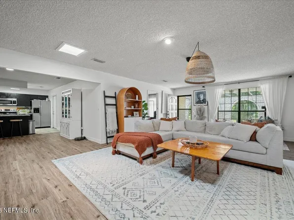 2834 WATER VIEW Circle, Jacksonville, FL 32226