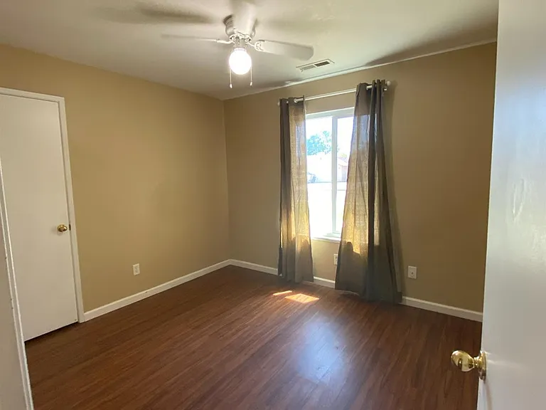 367 Strauss Ln — Photo 5