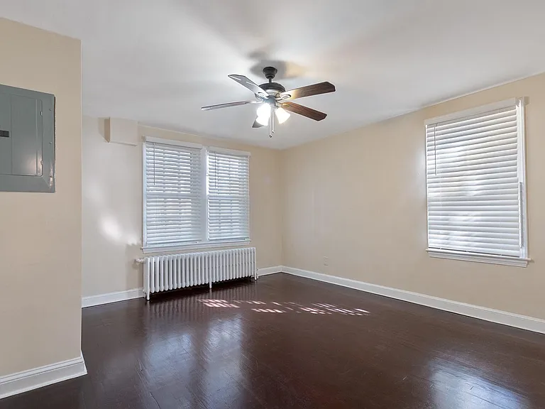 1631 E St SE #1 — Photo 9