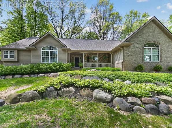 2111 Moorlands Vw, Howell, MI 48855