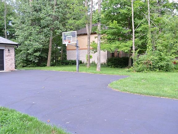 2nd image of 3044 W Pleasant Dr