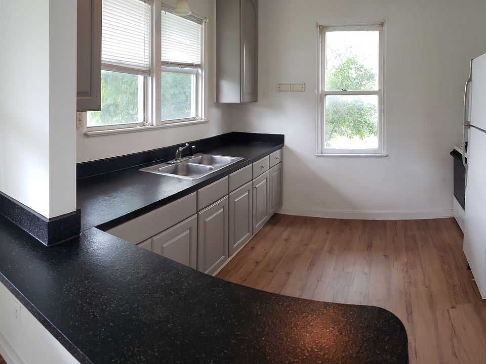 1st image of 120 N Boundary Ave #2