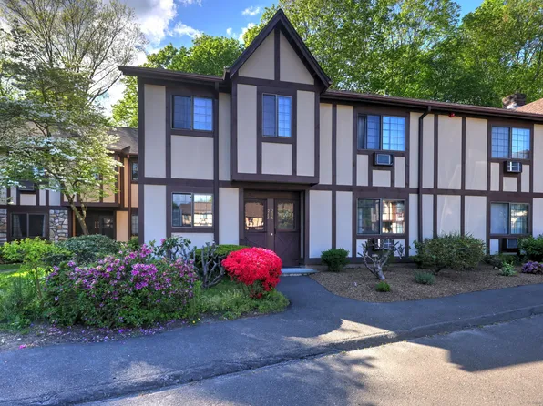 217 Foxwood Lane #217, Milford, CT 06461
