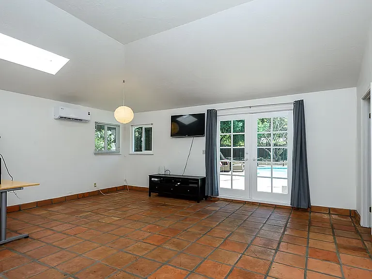 71 Douglass Way — Photo 8