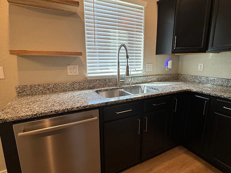 6802 Galpin Dr — Photo 3