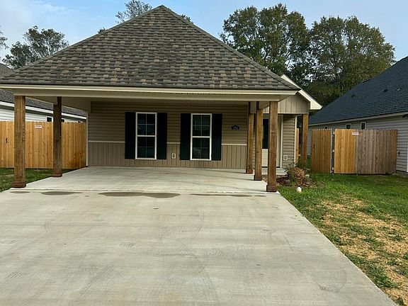 2nd image of 224 Camerons Cove Dr