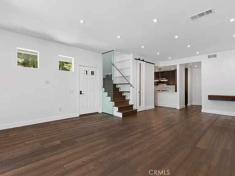 106 Breakers Ln — Photo 6