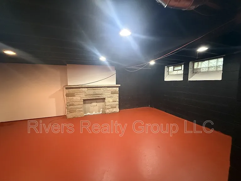 16555 W Parkway St — Photo 9