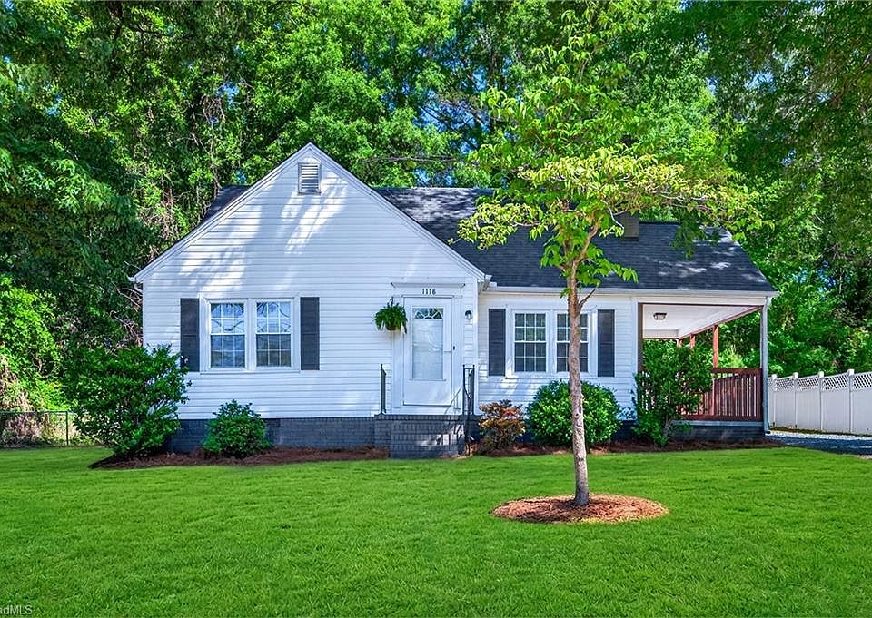 1st image of 1118 N Woodleigh Cir