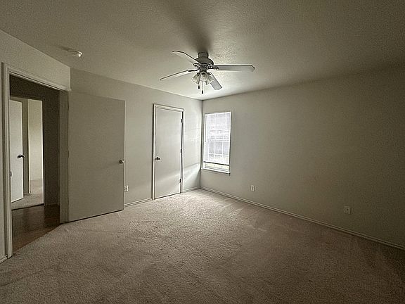 3rd image of 4807 Auburn Dr APT A