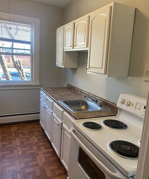 658 Farmington Ave #102 — Photo 1